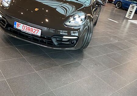 Porsche Panamera 4 E-Hybrid -