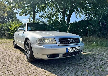 Audi S8 4.2 tiptronic quattro -