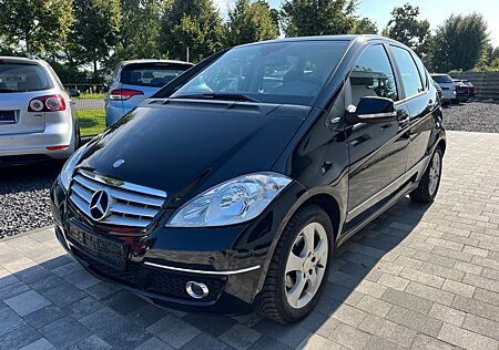 Mercedes-Benz A 180 Automatik Leder Navi Lamelle Cam