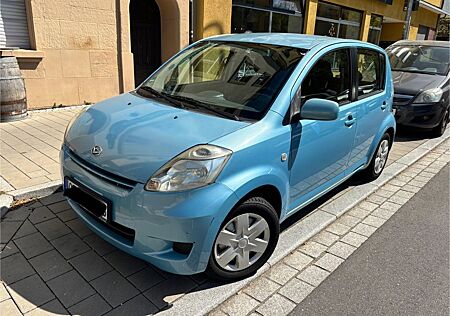 Daihatsu Sirion 1.0 -