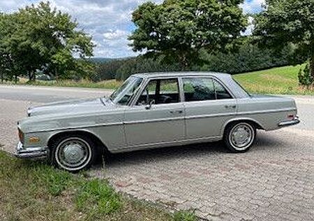 Mercedes-Benz 280 3.5