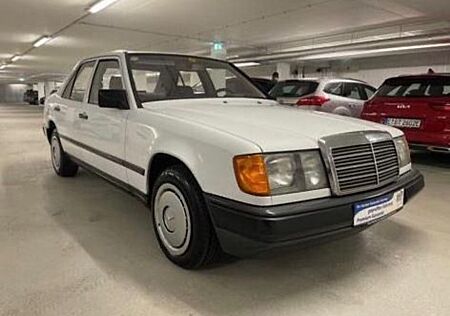 Mercedes-Benz 200