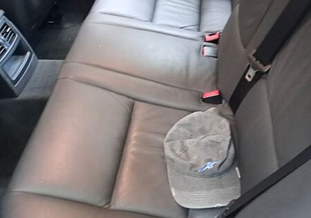 BMW 523i A -