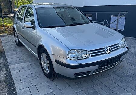 VW Golf Volkswagen 1.6 FSI Special Vollausstattung