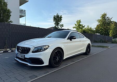 Mercedes-Benz C 63 AMG Mercedes Pano Perf.Abgas Memory Aero