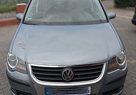 VW Touran Volkswagen 2.0 TDI DSG Cross