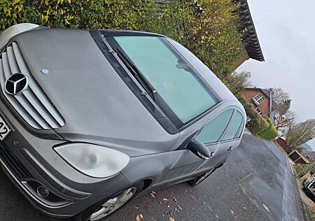 Mercedes-Benz B 150 - Tüv bis 27