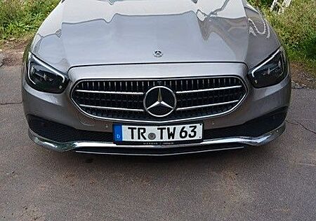 Mercedes-Benz E 220 d T Autom. -