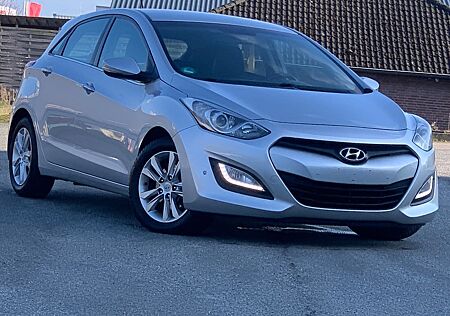 Hyundai i30 Style 1.6 AUTOMATIK SHZ NUR89.000KM
