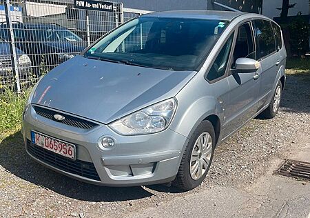 Ford S-Max 7 sitzer AHK Navi