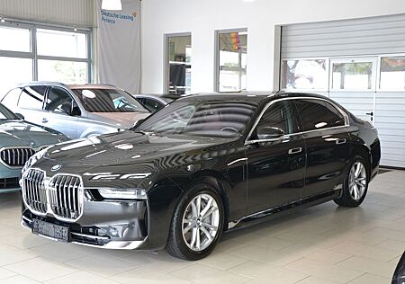 BMW 750 e xDrive Design Pure Excellen Fond-Entertain