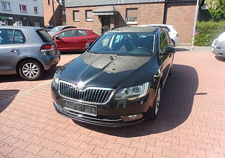 Skoda Superb Combi Exclusive mit Top Ausstattung Top