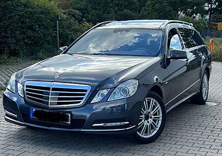 Mercedes-Benz E 350 CDI 4MATIC T BlueEFFICIENCY -