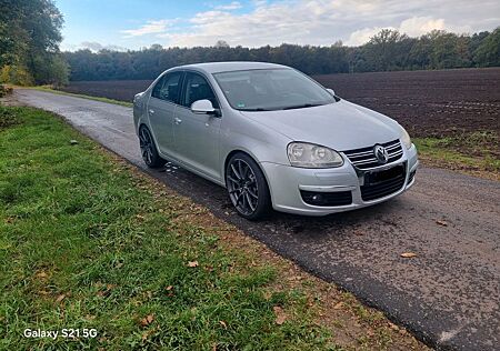 VW Jetta Volkswagen 2.0 Turbo 340Ps