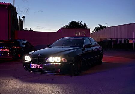 BMW 525i