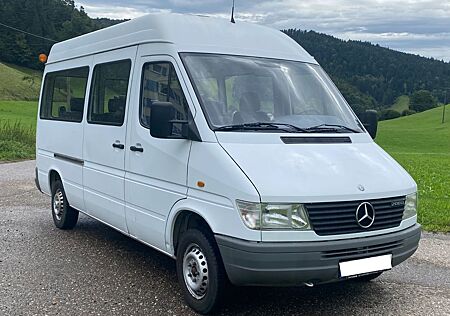 Mercedes-Benz Sprinter 208D * 1.Hand * 88Tkm * 9-Sitzer *
