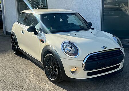 Mini ONE ! AMBIENTE-LIGHT ! PDC ! SITZHEIZUNG ! TEMPO