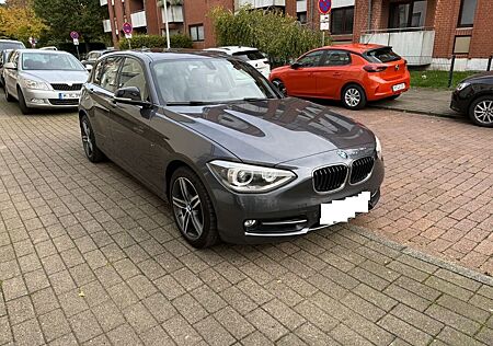 BMW 118i Sport Line Schiebedach Navi Bi-Xenon Leder