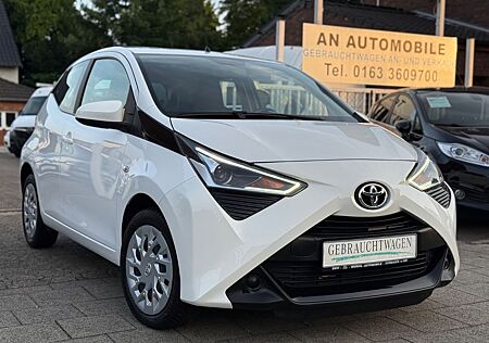 Toyota Aygo (X) -play *Kamera*Apple*Android*Sitzhz.*Klima*