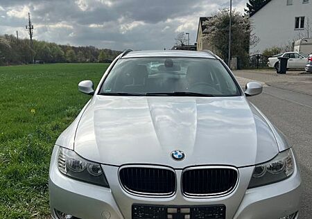 BMW 318i Touring -