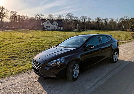 Volvo V40 D3 Geartronic LINJE YOU! LINJE YOU!