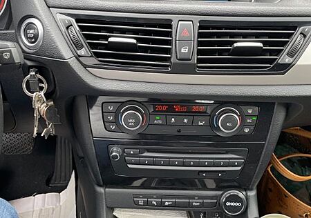 BMW X1 xDrive20d - Pano-Automatik-Ahk