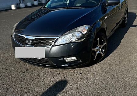 Kia Cee'd / Ceed 1.4 CVVT Seven Stars Seven Stars