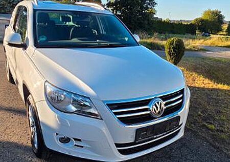 VW Tiguan Volkswagen 2.0 TDI BlueMotion Technology Team Te...