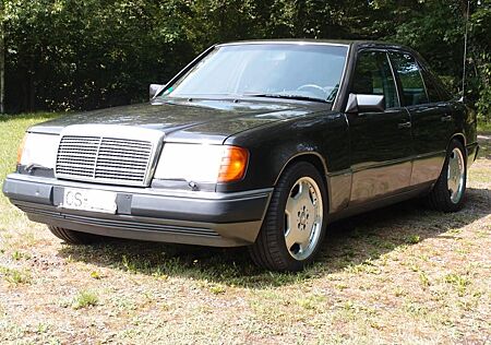Mercedes-Benz E 300 gebraucht kaufen Mercedes-Benz E 300 24V Sportline