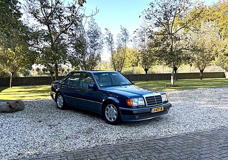 Mercedes-Benz E 500 Alle Historie und Scheckheft.