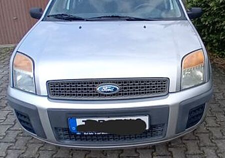 Ford Fusion 1,4 16V + +