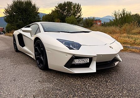 Lamborghini Aventador LP 700-4 -