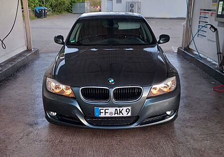 BMW 318i Touring -