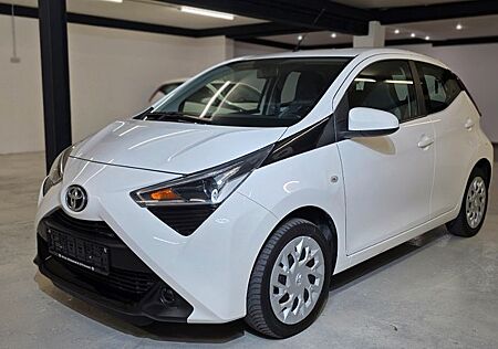 Toyota Aygo (X) AYGO 1.0 x-play/ KLIMA/1. Hand/TEMP/Scheckheftg.