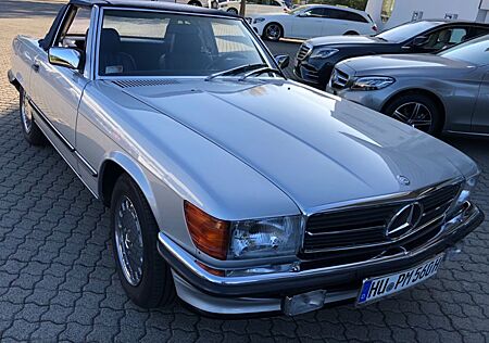 Mercedes-Benz SL 560