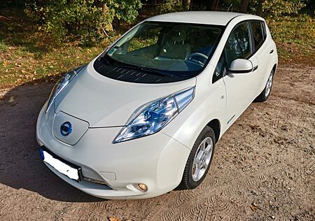 Nissan Leaf - -