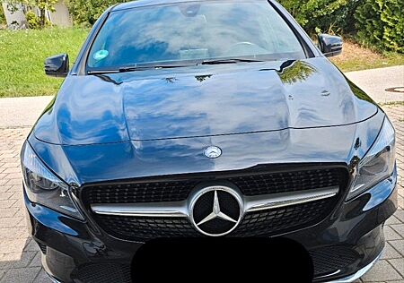 Mercedes-Benz CLA 200 -