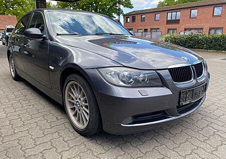 BMW 320d Aut. Navi Leder Xenon Schiebedach PDC