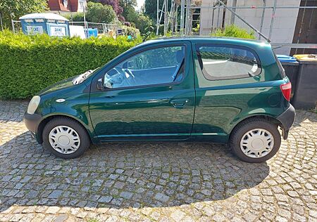 Toyota Yaris 1.0 linea terra