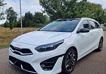 Kia Cee'd / Ceed 1.5 T-GDI DCT GT-line SW GT-line
