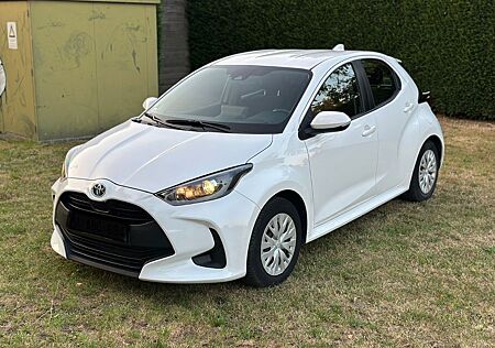Toyota Yaris 1,5-l-VVT-i Hybrid CVT Navi, Tempomat, A/C