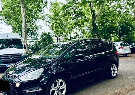 Ford S-Max Benzin Titanium S 7 Sitze Automatik AHK ..