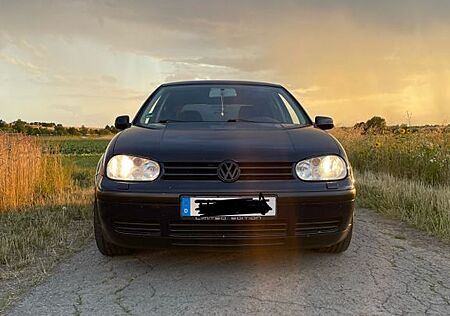 VW Golf Volkswagen 4 1.6 | wenig KM | Frisch TÜV