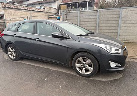 Hyundai i40 cw 1.7 CRDi Premium 100kW Automatik Premium