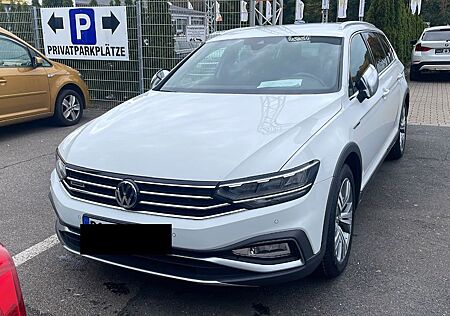 VW Passat Alltrack Volkswagen 2.0 TDI DSG 4MOT Automatik 320PS