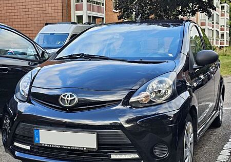 Toyota Aygo (X) Aygo (X) 1,0-l-VVT-i Connect Connect