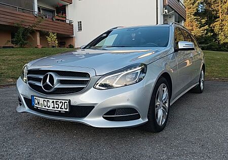 Mercedes-Benz E 220 BlueTEC BE T Edition AVANTG. Auto. Edi...
