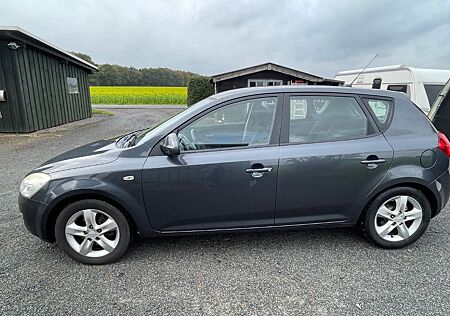Kia Cee'd / Ceed 1.4 CVVT LX Basis LX Basis