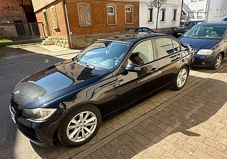 BMW 320i -