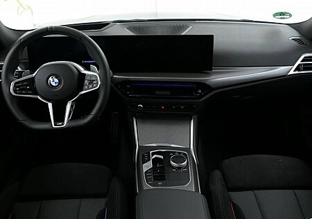BMW 320d xDr Tour M Sport --LCI2/Pano/ACC/HeadUp/AHK